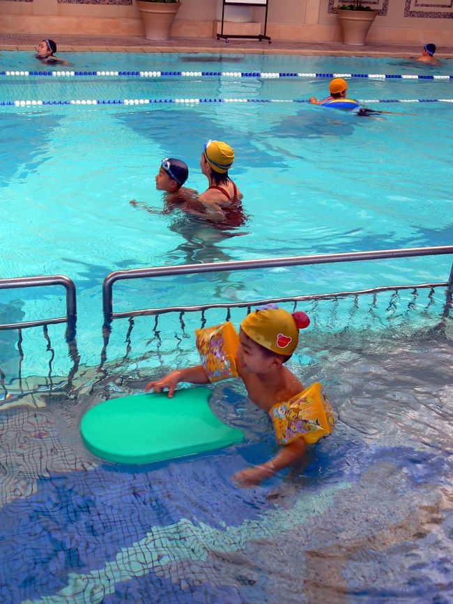 徐々にお客さんが増えてきます