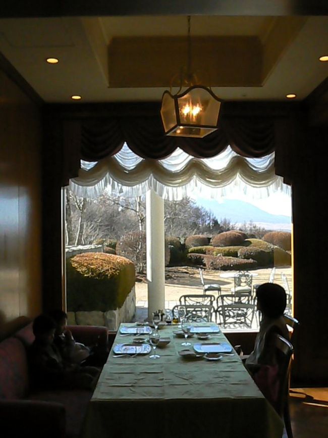 窓際の席に案内されました