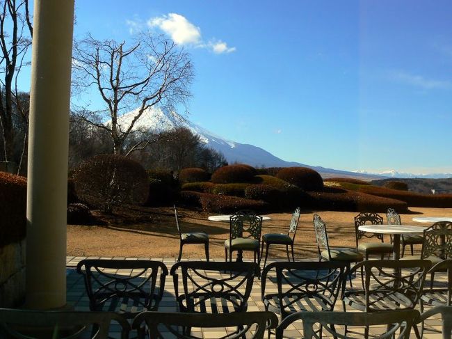 季節がよくなればテラス席も素敵です