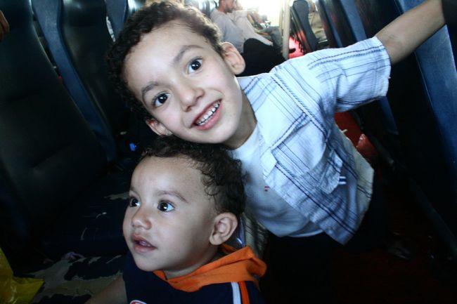 フェリーにはヨルダンへ出稼ぎに行っていたエジプト人で溢れていた。