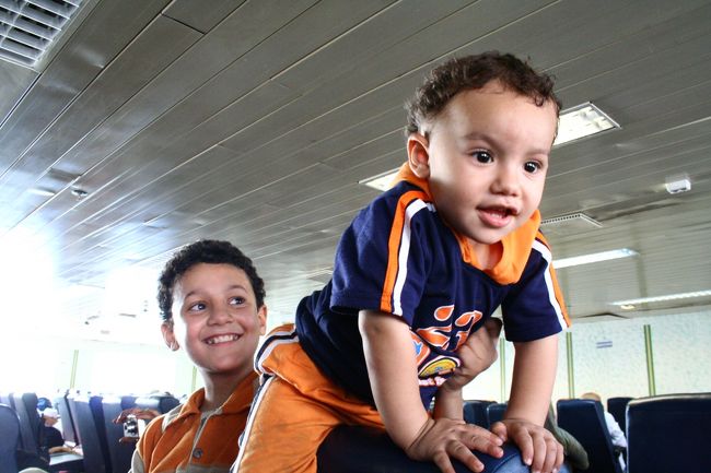 ３時間で到着する予定だったが、待ち時間＆入国審査等で８〜９時間はかかってしまった。