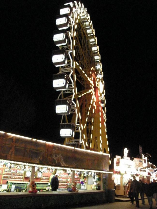 観覧車のところにやってきました。<br />もちろん乗ります！