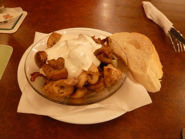 シャンピニオンのソテー。<br />シンプルですが癖になります。