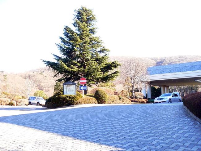 エクシブ山中湖は丘の斜面に建っているので、帰りの事を考えるとチョッと憂鬱になりますが、意を決して出かけます