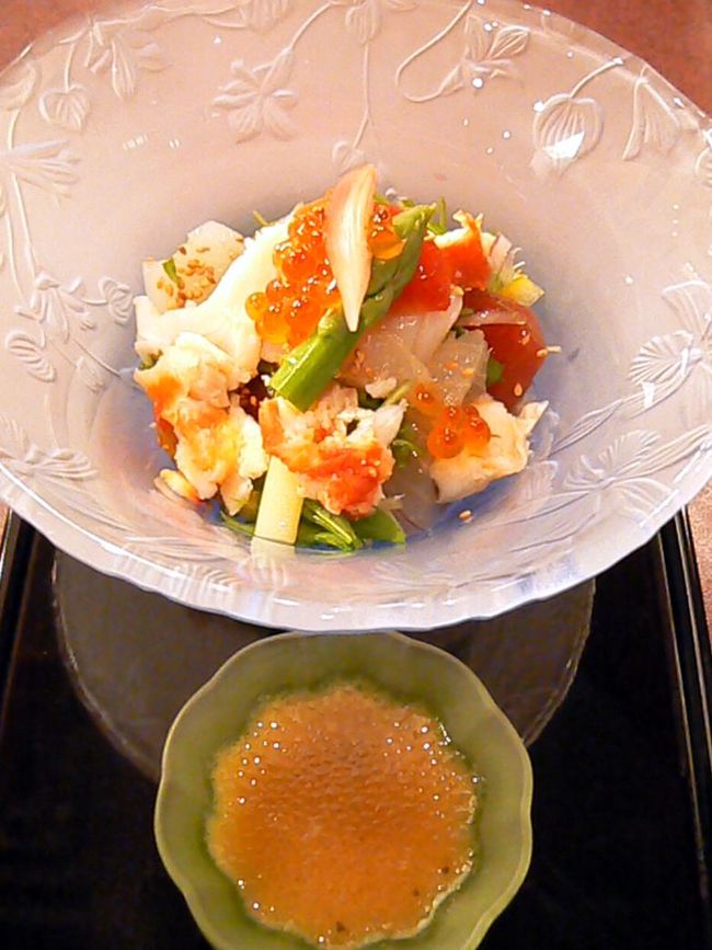 海鮮サラダ ￥２，１００−<br />海無県のホテルなのでお造りはやめてサラダにしました<br />普通に美味しかったです