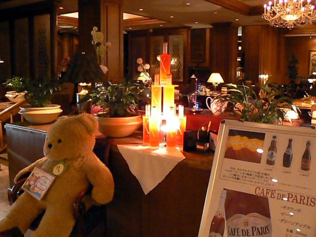 デザートはラウンジで頂きます