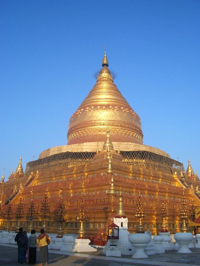 「シュエズィーゴォン・パヤー」<br />やはり迫力あります。