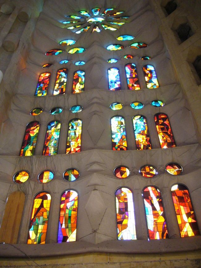 教会内部のステンドグラス