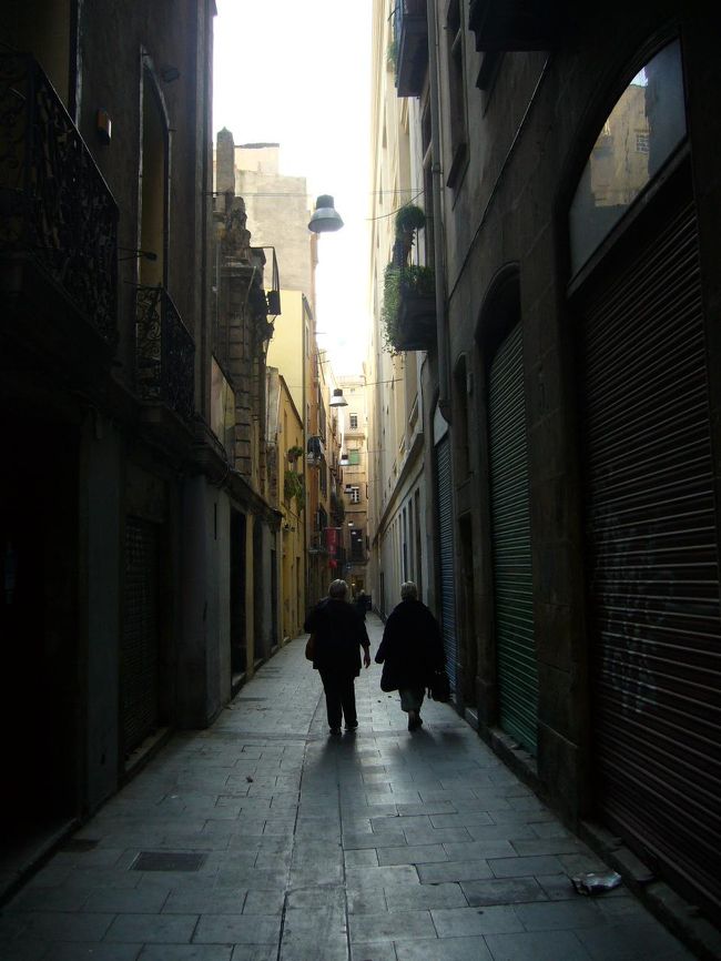 カタルーニャ音楽堂から旧市街へ行く時の小道。風情があります。