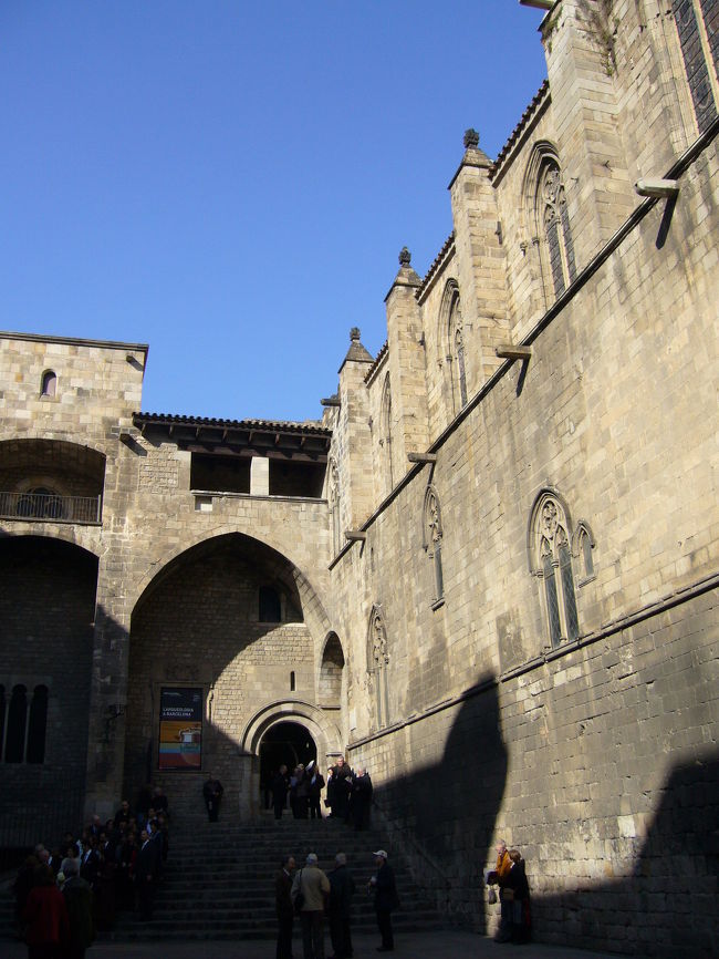 コロンブスも訪れたという王の広場。