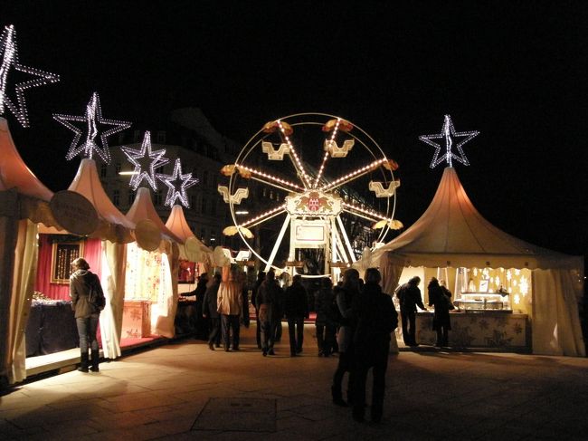 一番奥には小さな観覧車がありました！