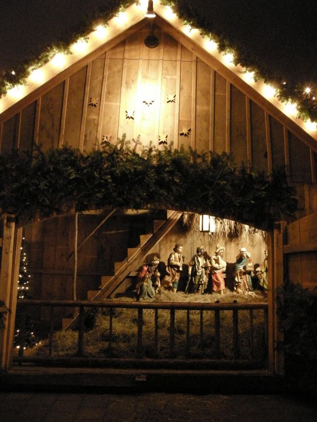 市庁舎前のマーケットのクリッペ。