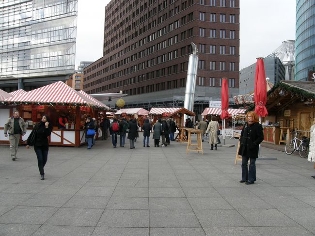 ポツダム広場のマーケット。<br />