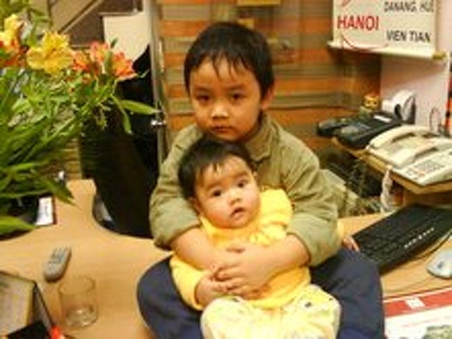 ホテルのトゥーさんが送ってくれた写真。生後１週間だった娘が、大きくなって