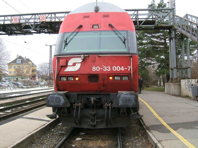 メルクに到着です。<br />この電車に乗ってきました。