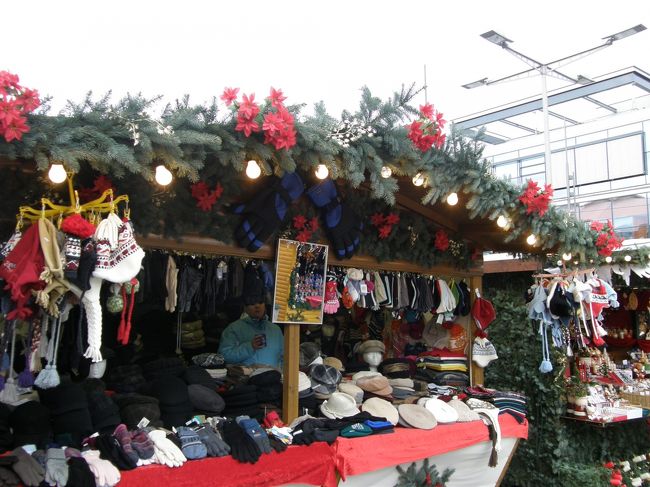 暖かそうな帽子ばかり･･･。