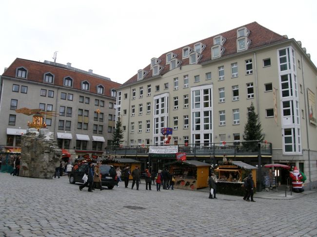 街のあちこちにマーケットがありますなぁ。