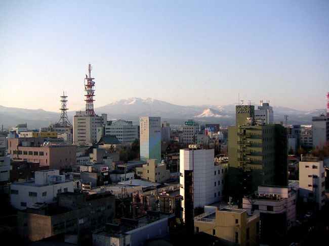 青森市内で一泊。<br />ホテルの窓から八甲田連峰が見えた。<br />次の日は津軽半島の先端に向けて出発。<br />