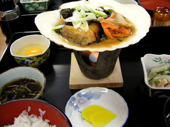 旅行中は毎回、海鮮尽くしの食事。