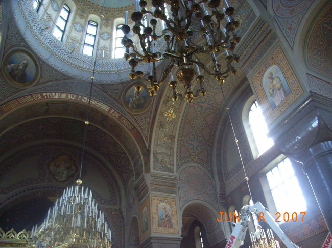 P:内部<br /><br />中へは、自由に出入りできました。<br />シーズンのためか多くの観光客がいましたが、入れた箇所はワンフロアなので、皆入って・写真撮って・出る〜と流れるように動いていました。<br /><br />窓から差し込むたくさんの光が、とても綺麗☆