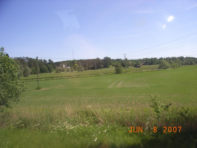 P:車窓<br /><br />わずか60分のバスの旅〜のどかです◎<br /><br />車内には、7〜8人でしょうか。私のような旅行者と思える方は居ないようでした。<br /><br />