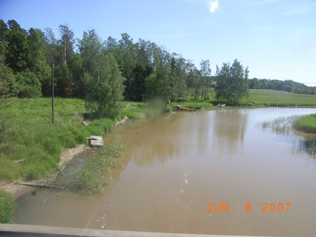 P:車窓<br /><br />途中、先ほど購入したランチを食べ、やはりウトウトzzz