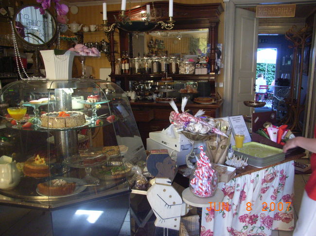 P:店内<br /><br />女性向けの（？）店内ですね。<br /><br />「NO PHOTO」<br /><br />あら？