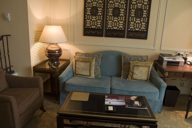 FAX装備です。<br />ネットのケーブルもありましたから、ここで仕事ができますよ。<br /><br />いいなぁ、LasVegas支社もいいが……。<br />Macau支社の住所は、Venetian内（笑）。<br />