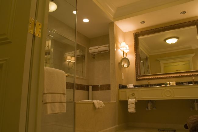 つづいてバスルーム。<br />広いですよ。