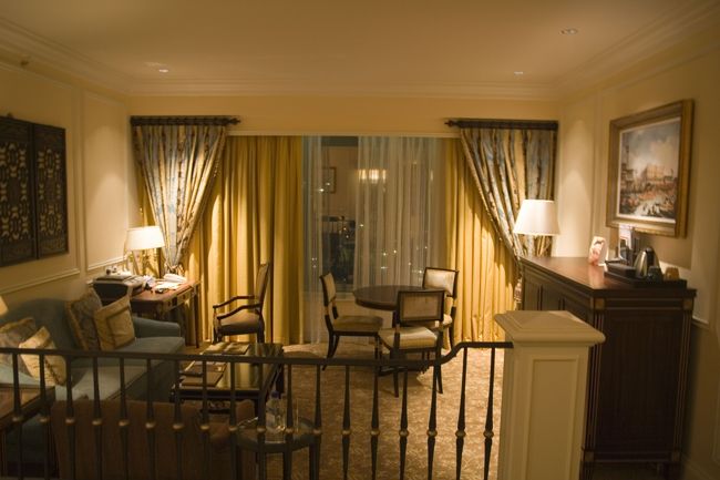 ふー、ようやく戻ってきましたよ。<br />……つ、疲れた。