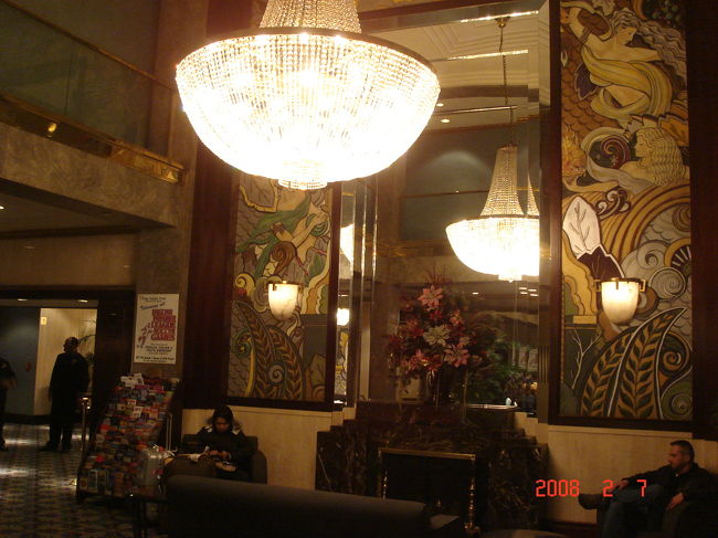 　レトロで小ぢんまりとしたロビー。スタッフも親切でした。12:48撮影。