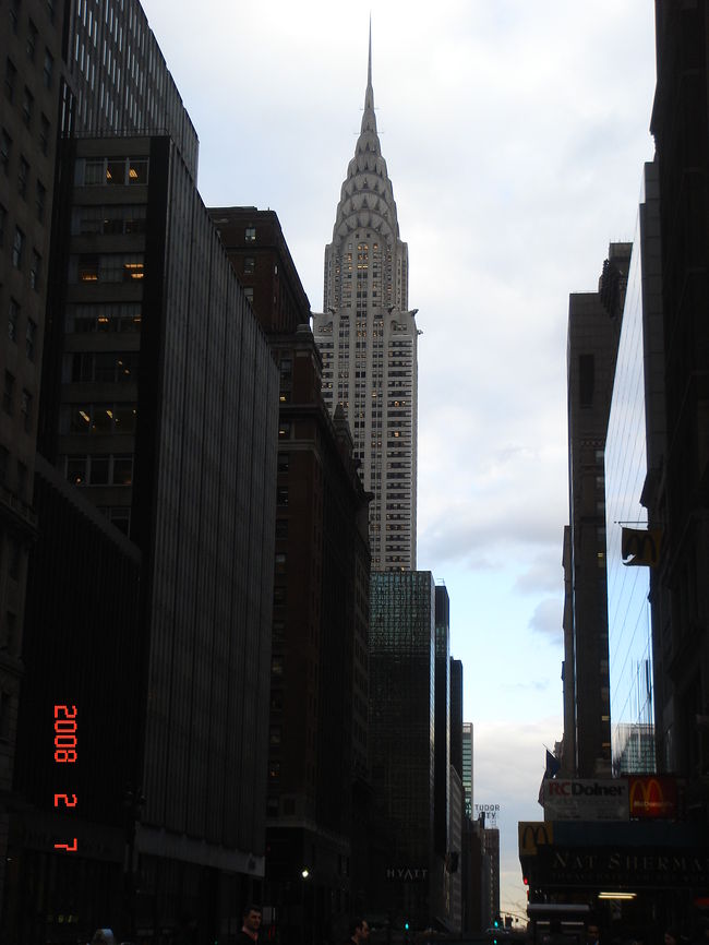 　エレガントなクライスラー・ビル。15:40撮影。