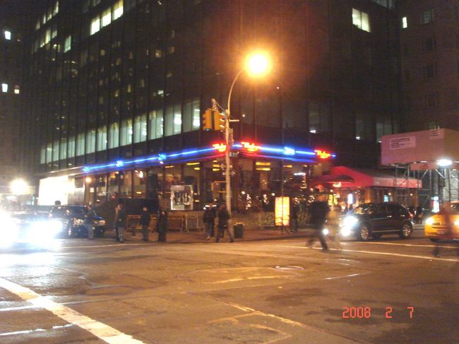 　この日のディナーはシーフード･レストラン「レッドアイ・グリルRedeye Grill」に決定。19:25撮影。<br />　ウェリントン･ホテルの向かいにあるパーク・セントラル・ホテルのメイン・ダイニングです。