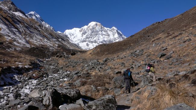Machhapuchhre BC(MBC・3700m）からAnnapurna BC(アンナプルナ内院・4130m）へ移動。<br />