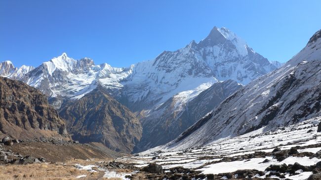 ABC近くからマチャプチャレを望む。
