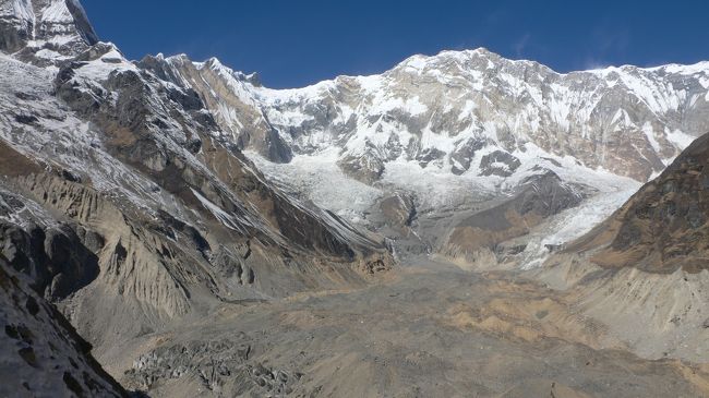 アンナプルナI とアンナプルナグレイシャー。