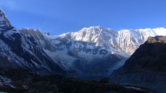 日の落ちかけたアンナプルナ?。
