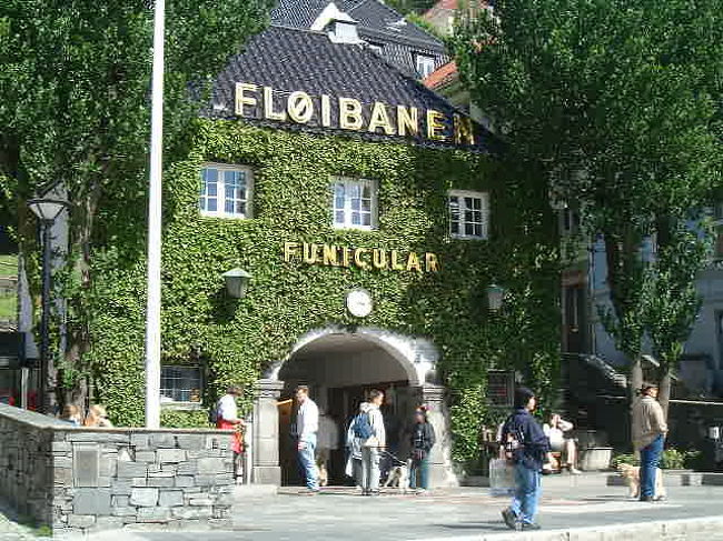 ケーブルカーの駅です。