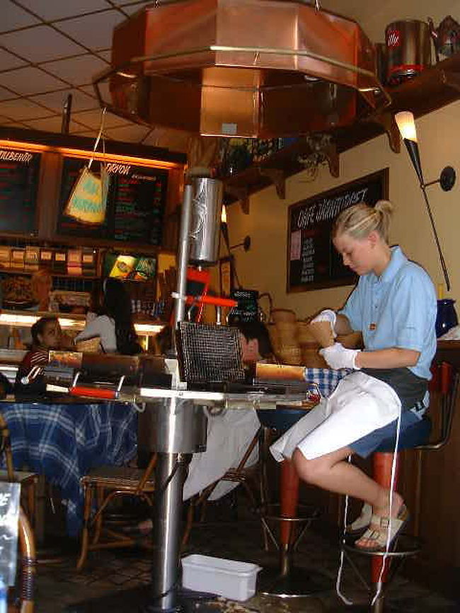 作りたてのコーンがとっても香ばしくておすすめです☆