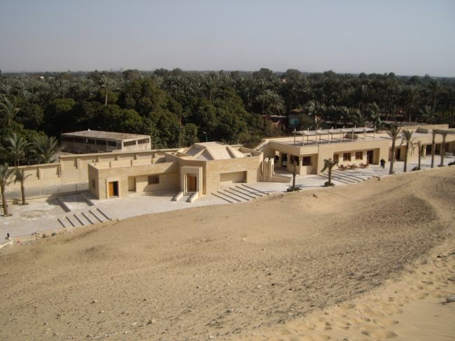 チケット売り場はめっちゃきれい。<br />トイレもチップなしで使えました。