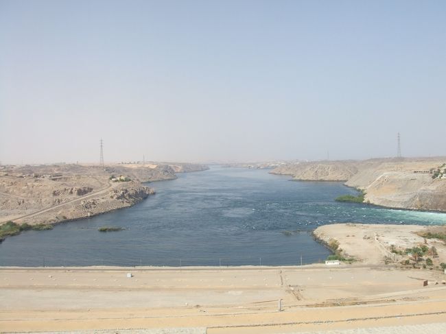 ・アスワンハイダム　<br /><br />そしてダムの水は、再びナイル川として流れていく。