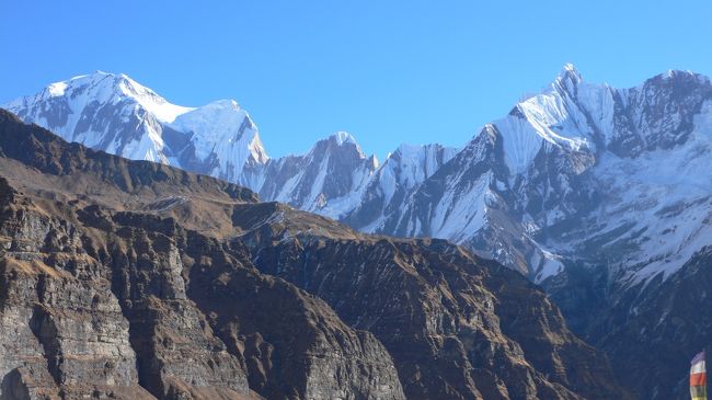 アンナプルナ?(7555m）とガンダルバチュリ（6248m） 