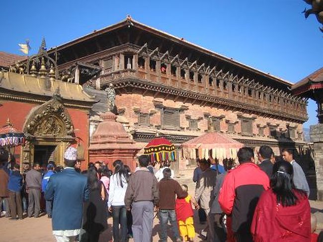 ここでも何かお祭りのようなものをしていた。<br /><br /><br /><br />