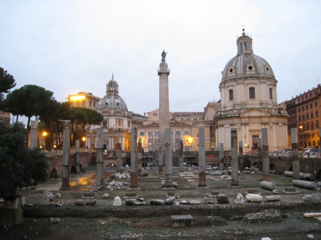 夕方になると、ライトアップされます。
