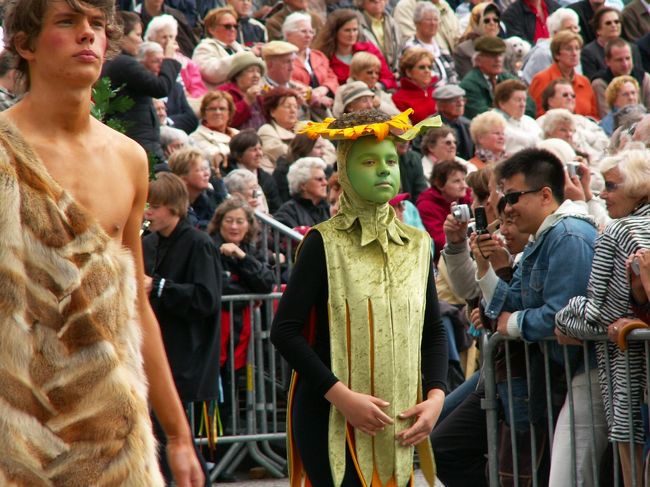 いや〜〜、どこから見ても「かっぱ」ですよね、これ！<br />ここから「旧約聖書」物語です。