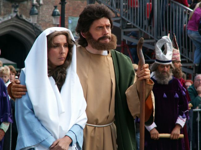 いなくなったイエスの身を案じるマリアとヨセフ。