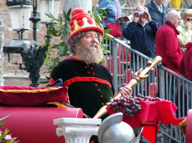 上機嫌のヘロデ王。