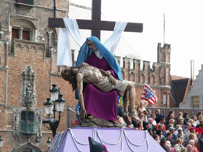 「ピエタ像」<br />これも聖血礼拝堂にあります。