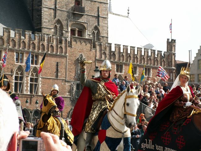 高らかに『聖血』を掲げています。