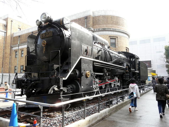 Ｄ５１ ２３１号機<br />昭和１４年に国鉄道長野工場で製作されてから、東海道本線・山陰本線・その他で活躍し、昭和５０年北海道追分機関区で休車となった機関車だそうです